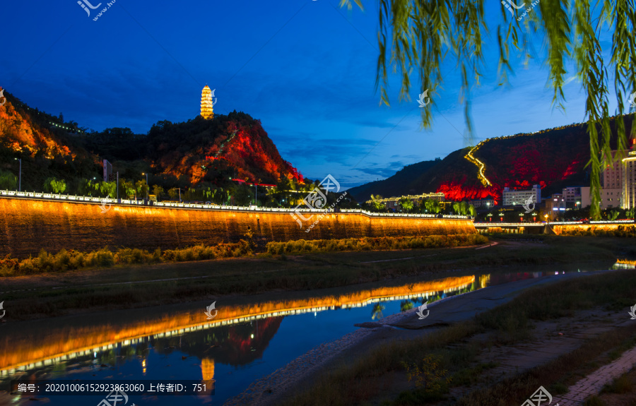 宝塔山之夜