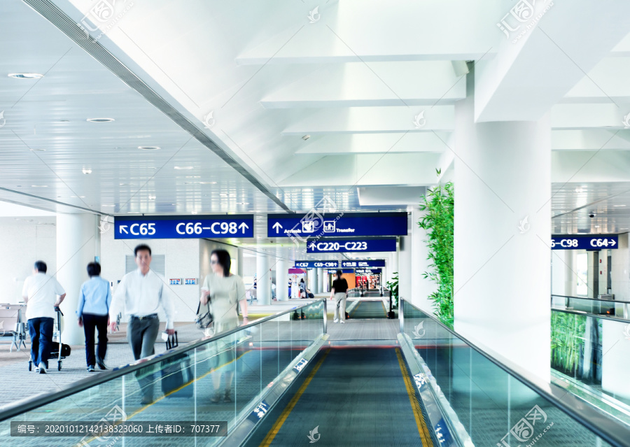 上海浦东机场航站楼和旅客
