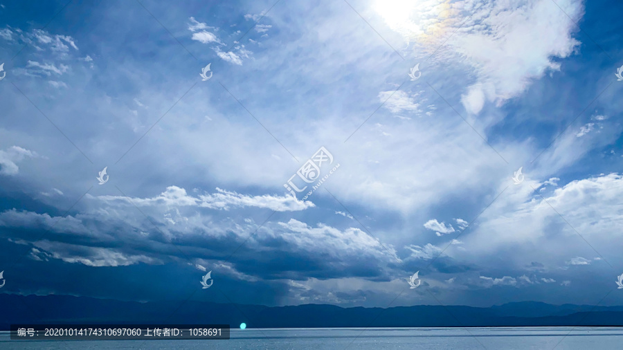 青海湖天空