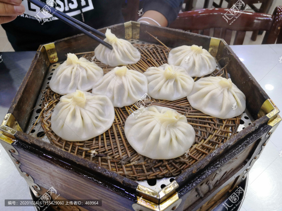 賈三灌湯包
