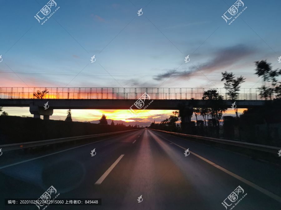 旅途中道路交通夜景随拍