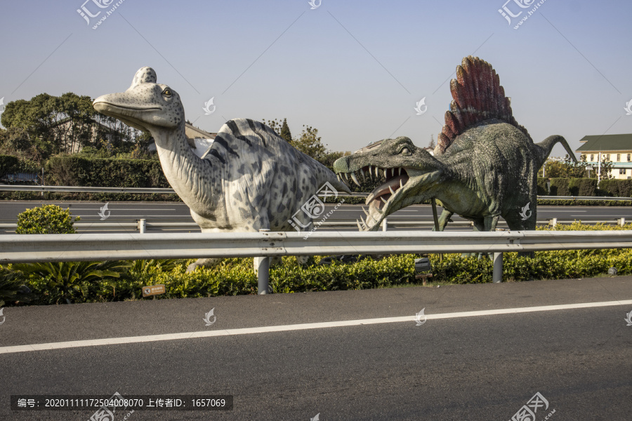 高速路上的恐龙