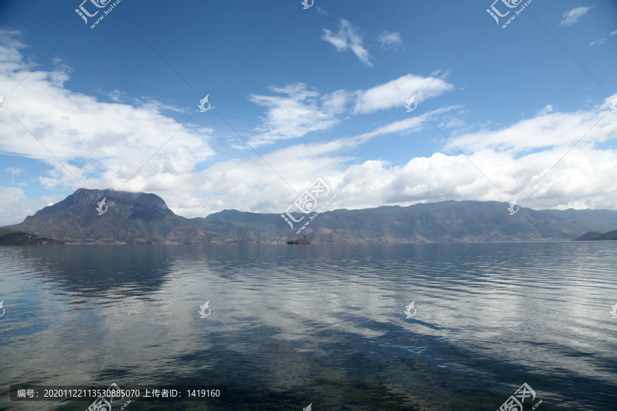 泸沽湖山水