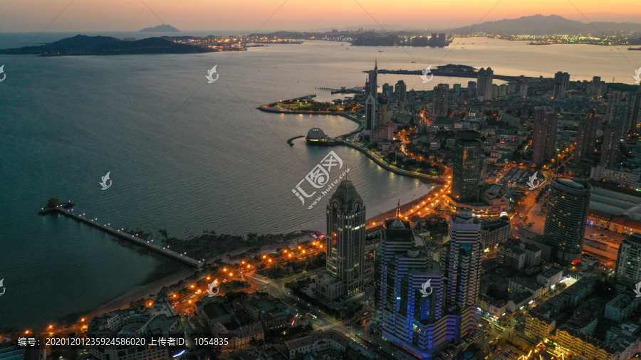 海边城市夜景