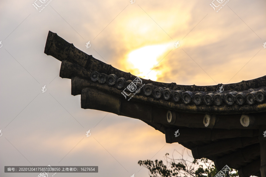 自然建筑残阳落日屋檐屋角剪影