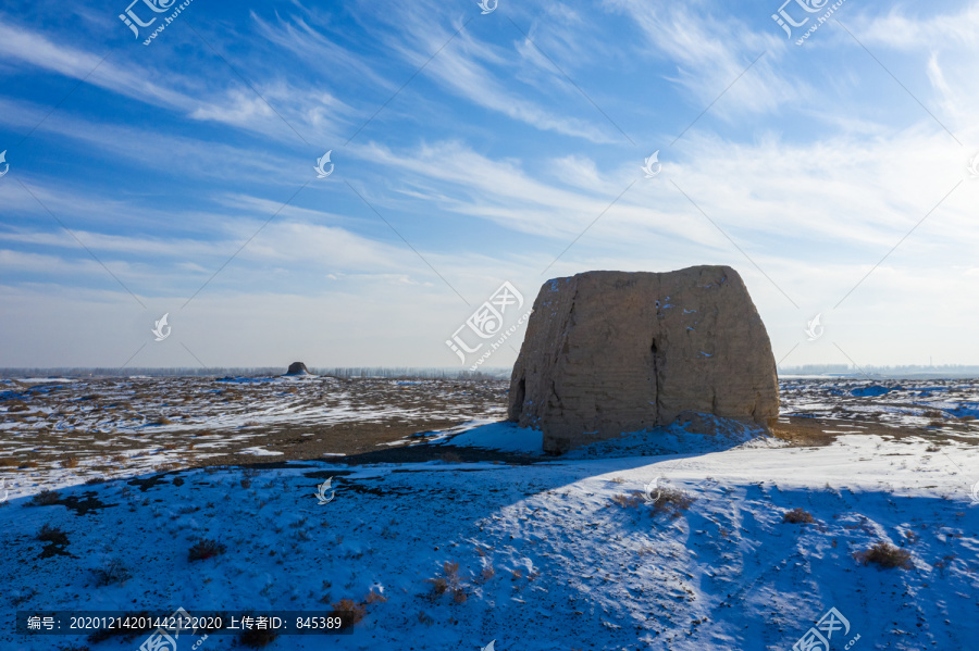 双墩子峰火台残雪