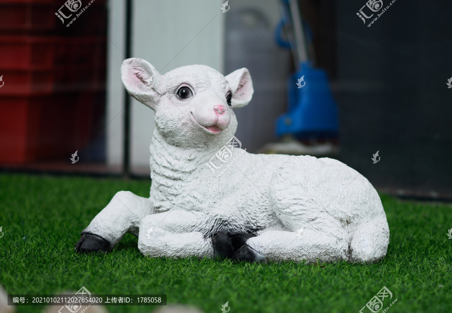 小羊雕塑