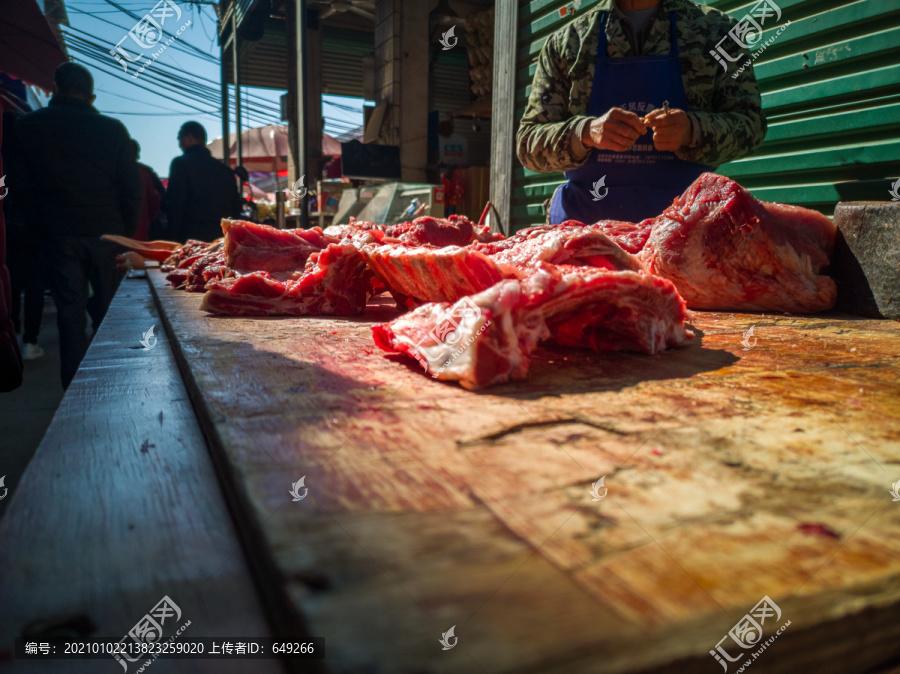 菜市场猪肉摊