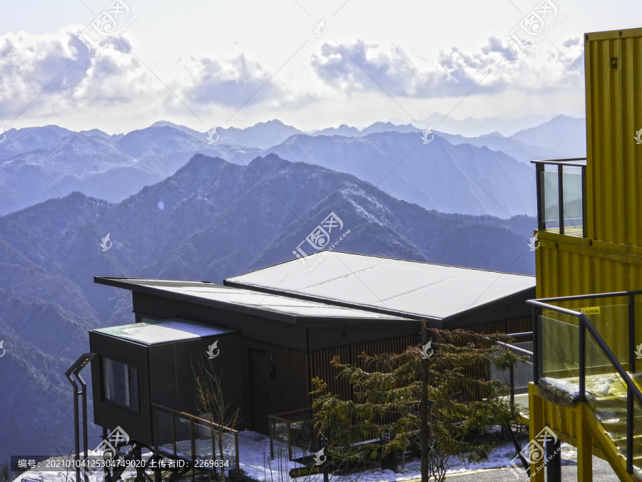 五峰独岭雪景