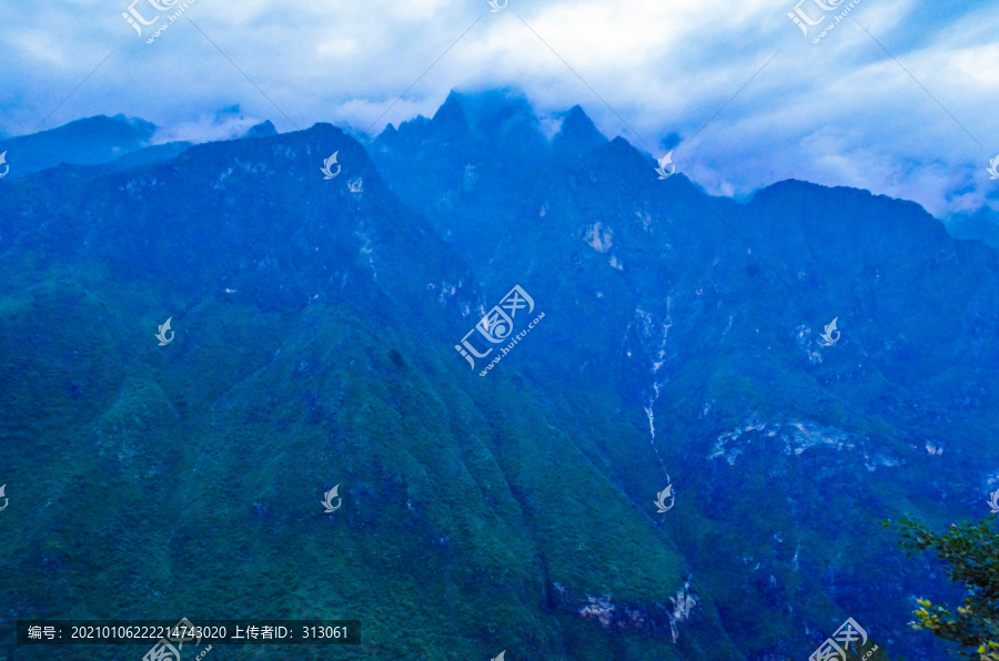 香格里拉巴拉格宗大峡谷