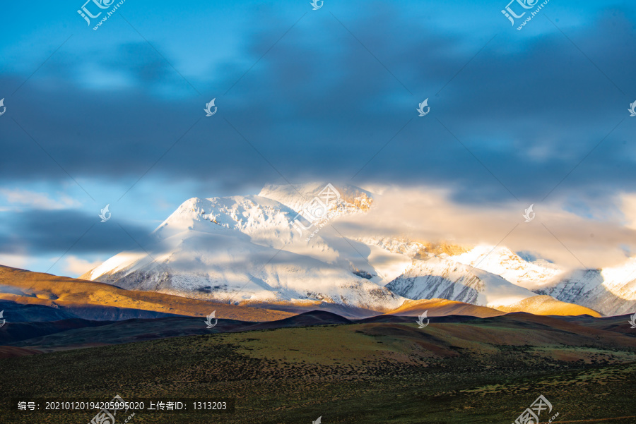 西藏阿里地区纳木那尼峰
