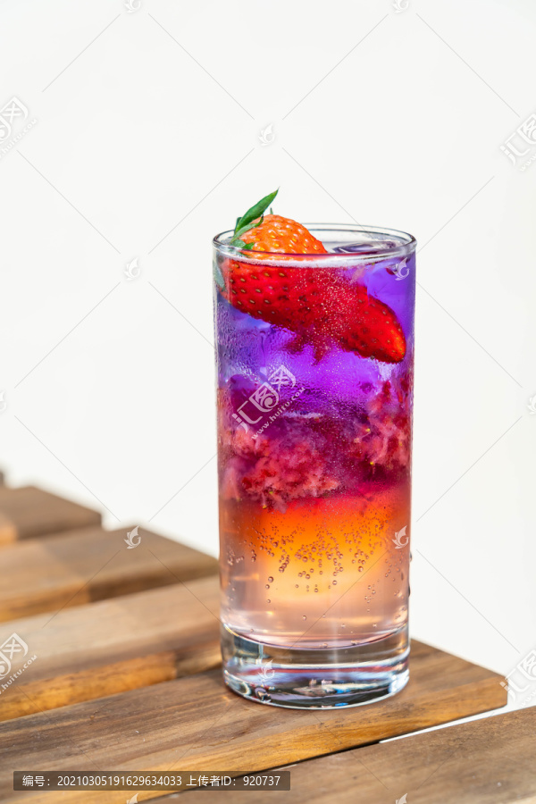 莓果苏打水