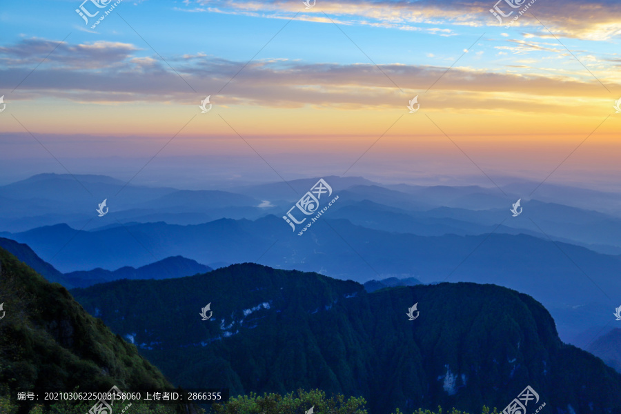 峨眉山日出