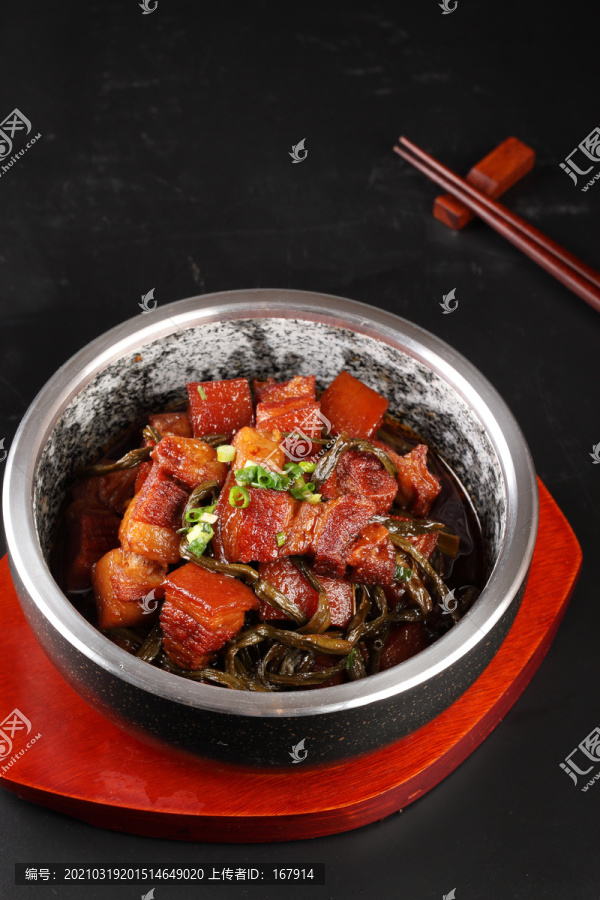 石锅红烧肉