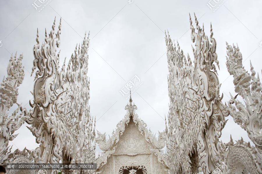 泰国清迈清莱白庙雕塑
