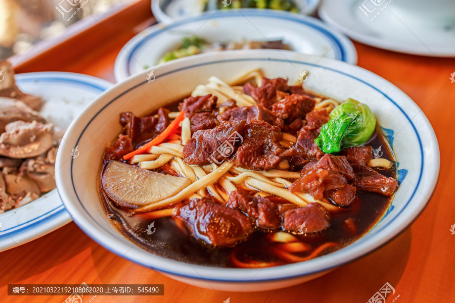 美食牛肉面