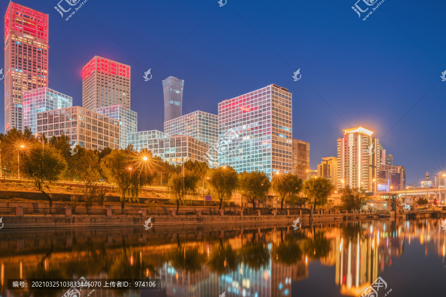 北京建外CBD建筑和通惠河风光