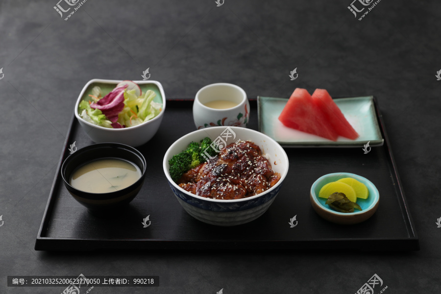 鸡肉盖饭套餐