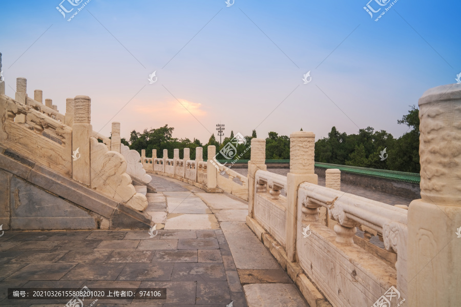 北京天坛公园古建筑祈年殿的局部