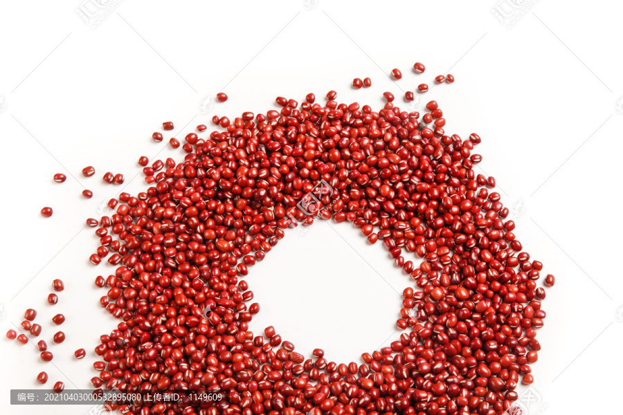 红豆摆成的圆形造型