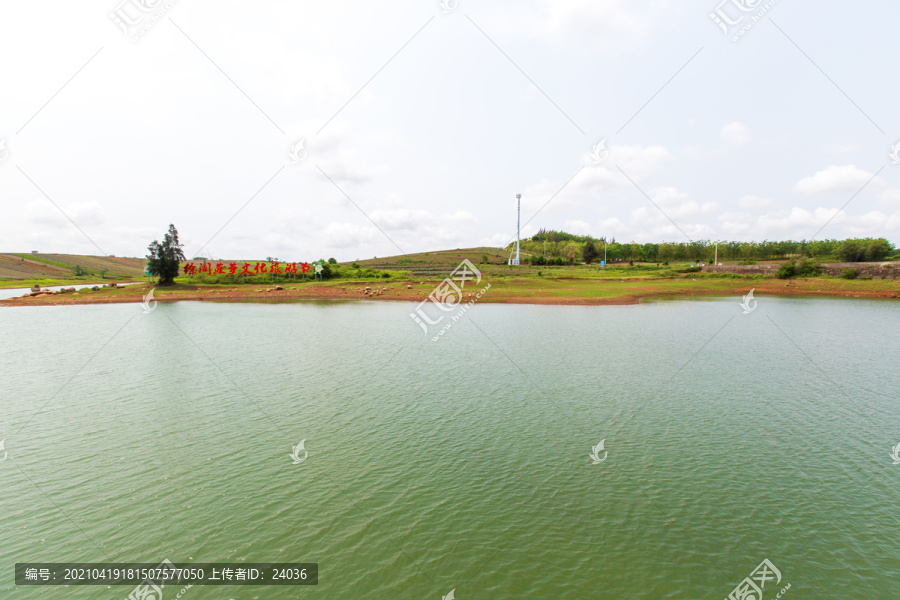 徐闻菠萝的海景区板桥水库