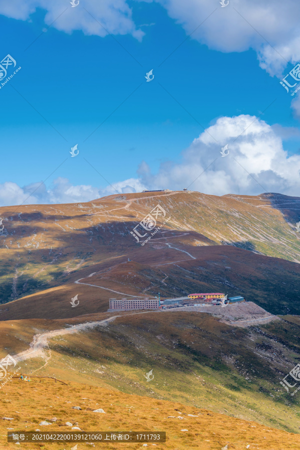 山西忻州五台山远眺北台顶风光