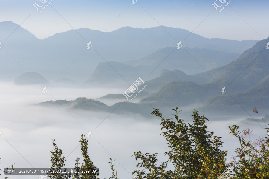 云海云雾水墨群山