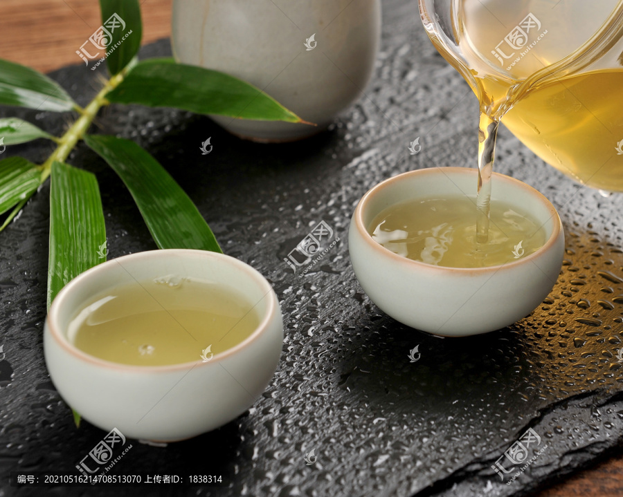 绿茶汤色