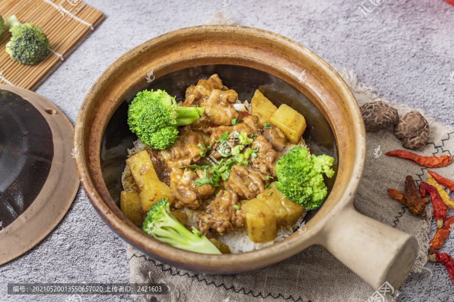 黄焖鸡煲仔饭