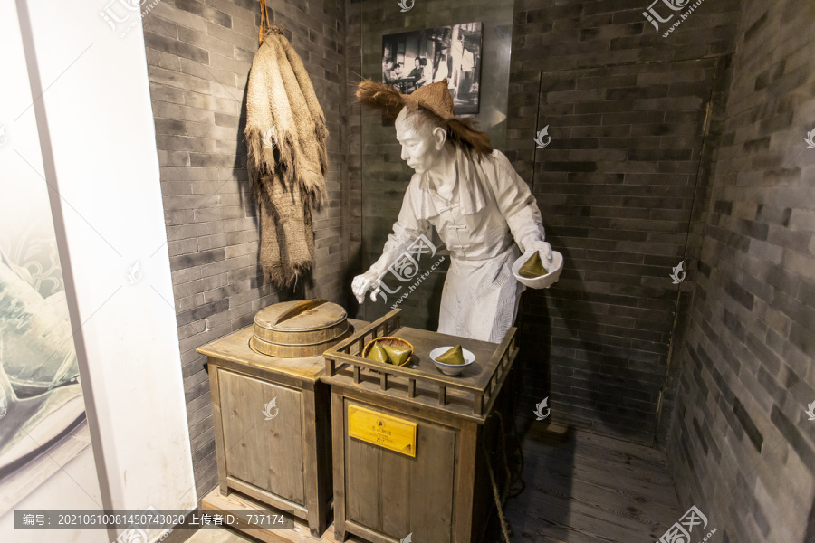 嘉兴粽子文化博物馆卖粽子雕像