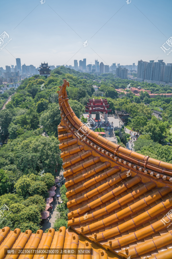 从武汉黄鹤楼上俯瞰城市全景