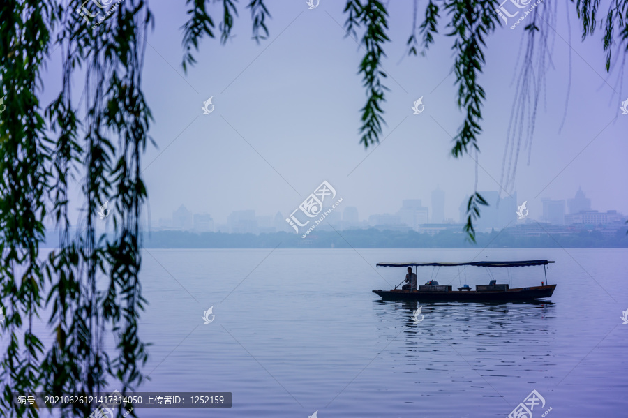 烟雨西湖