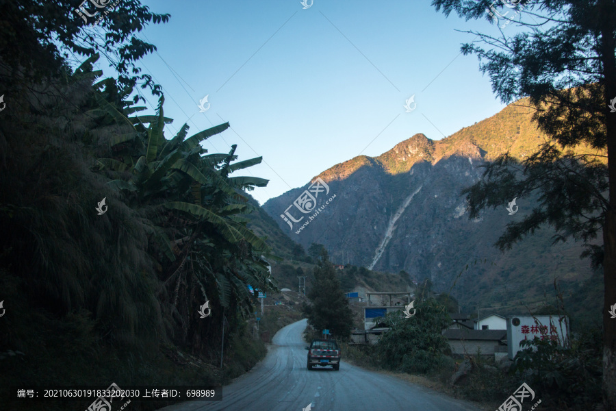 怒江大峡谷老姆登村