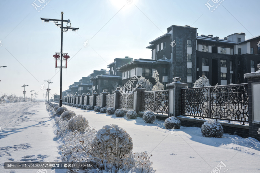 冰挂雪地冬季住宅民房