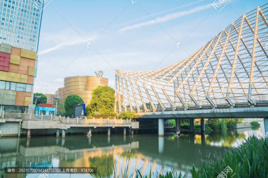 武汉城市天际线和烟霞大桥风光