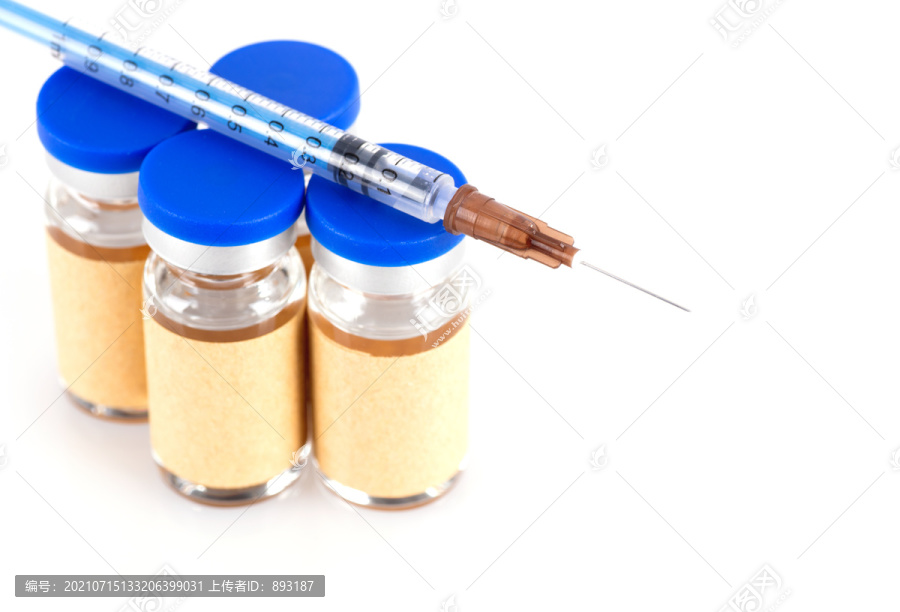 白背景上的疫苗药品和针管
