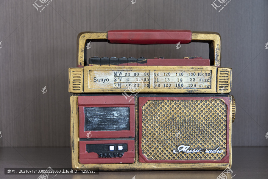 老式收音机模型