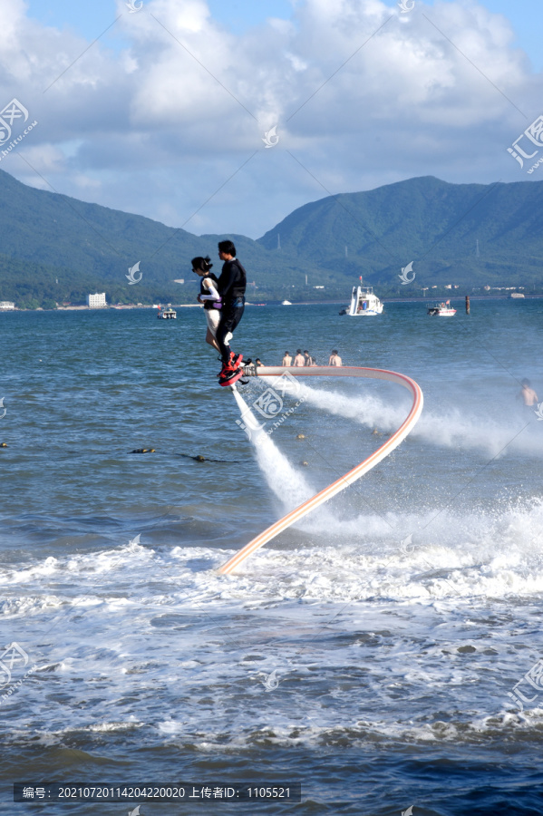 水面腾飞