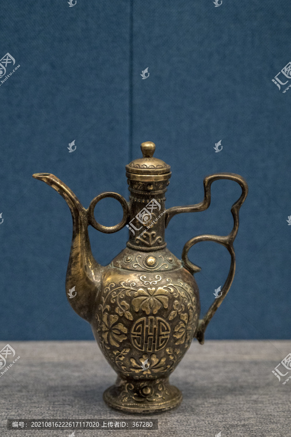 古代金属茶壶