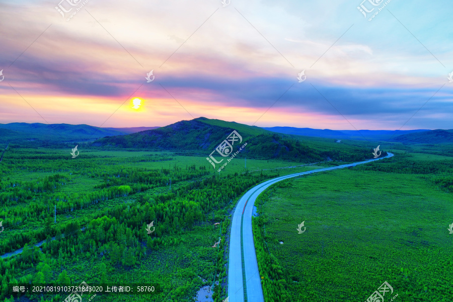 漠河山林公路暮色