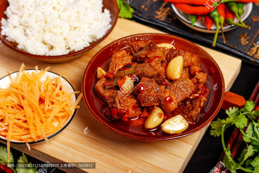 红烧牛肉套饭