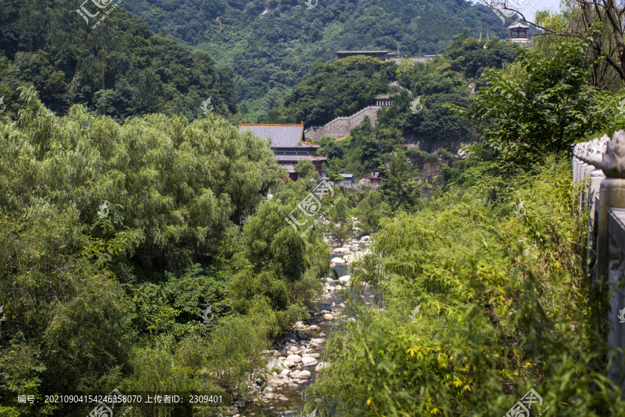 秦岭山