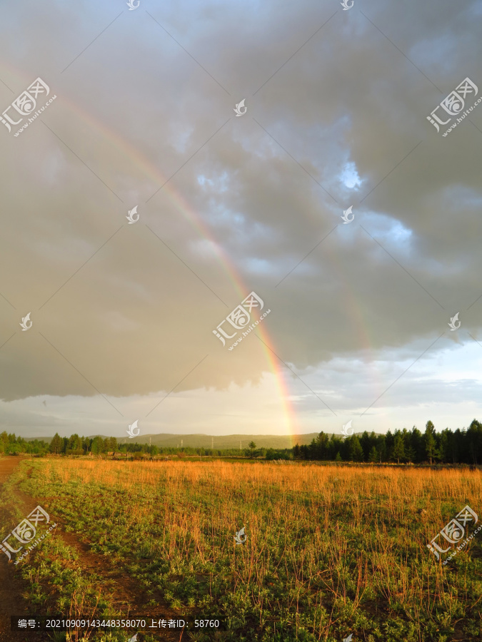 原野天空彩虹