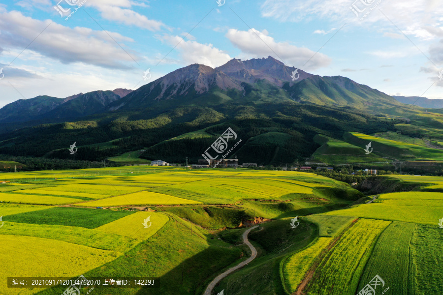 航拍卓爾山
