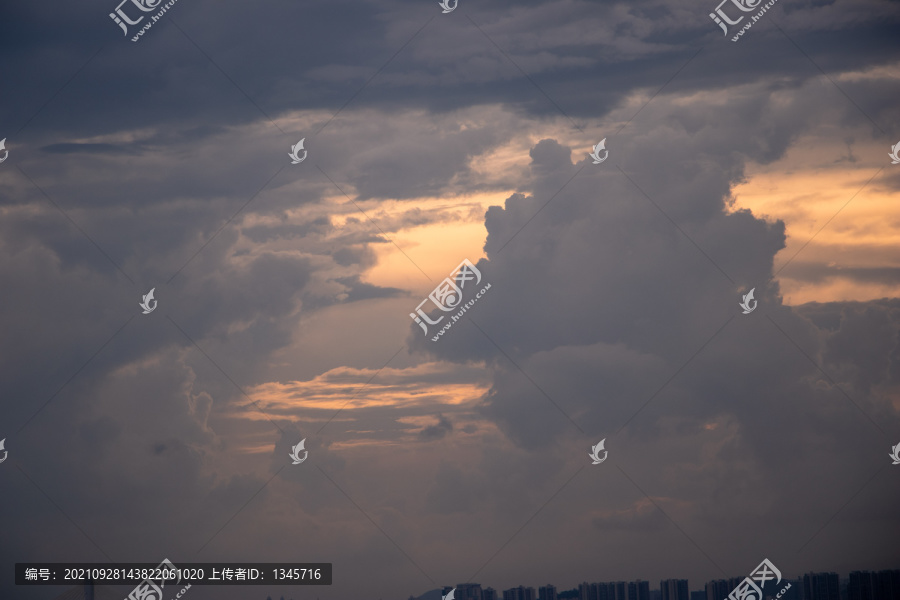 天空晚霞