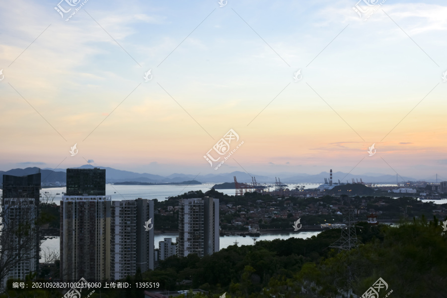 厦门海上城市黄昏日落