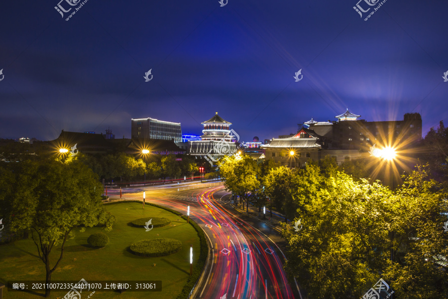 西安城墙北大街夜景风光