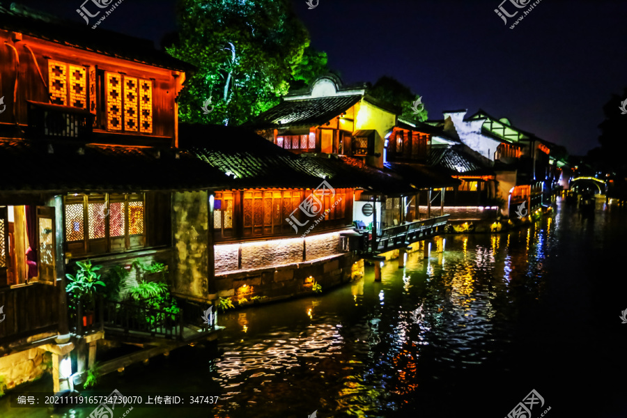 乌镇西栅临水民居夜景