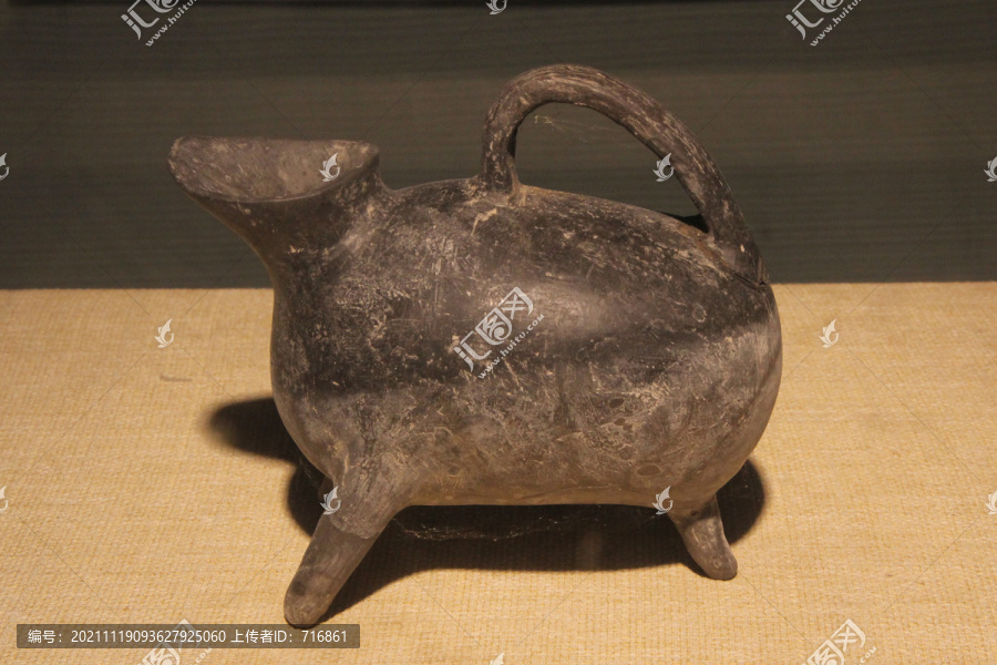 新石器時代灰陶鬶
