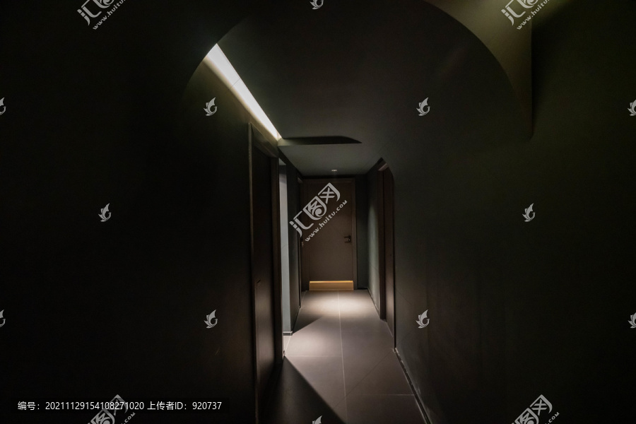 幽暗的走廊